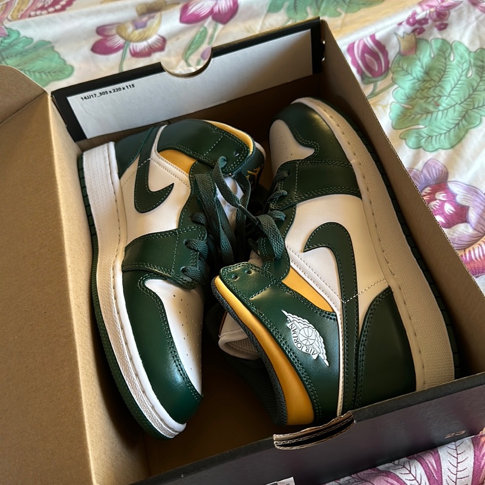 AIR JORDAN 1 MID GS
"Sonics"
